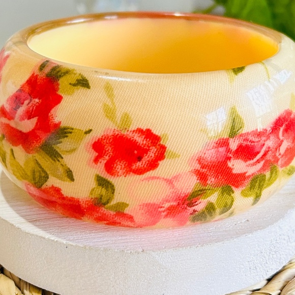 Vintage Floral Bracelet with Red and Cream Accents - Picture 5 of 11